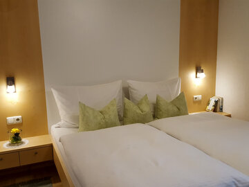 Schlafzimmer Ferienwohnung Alpenrose